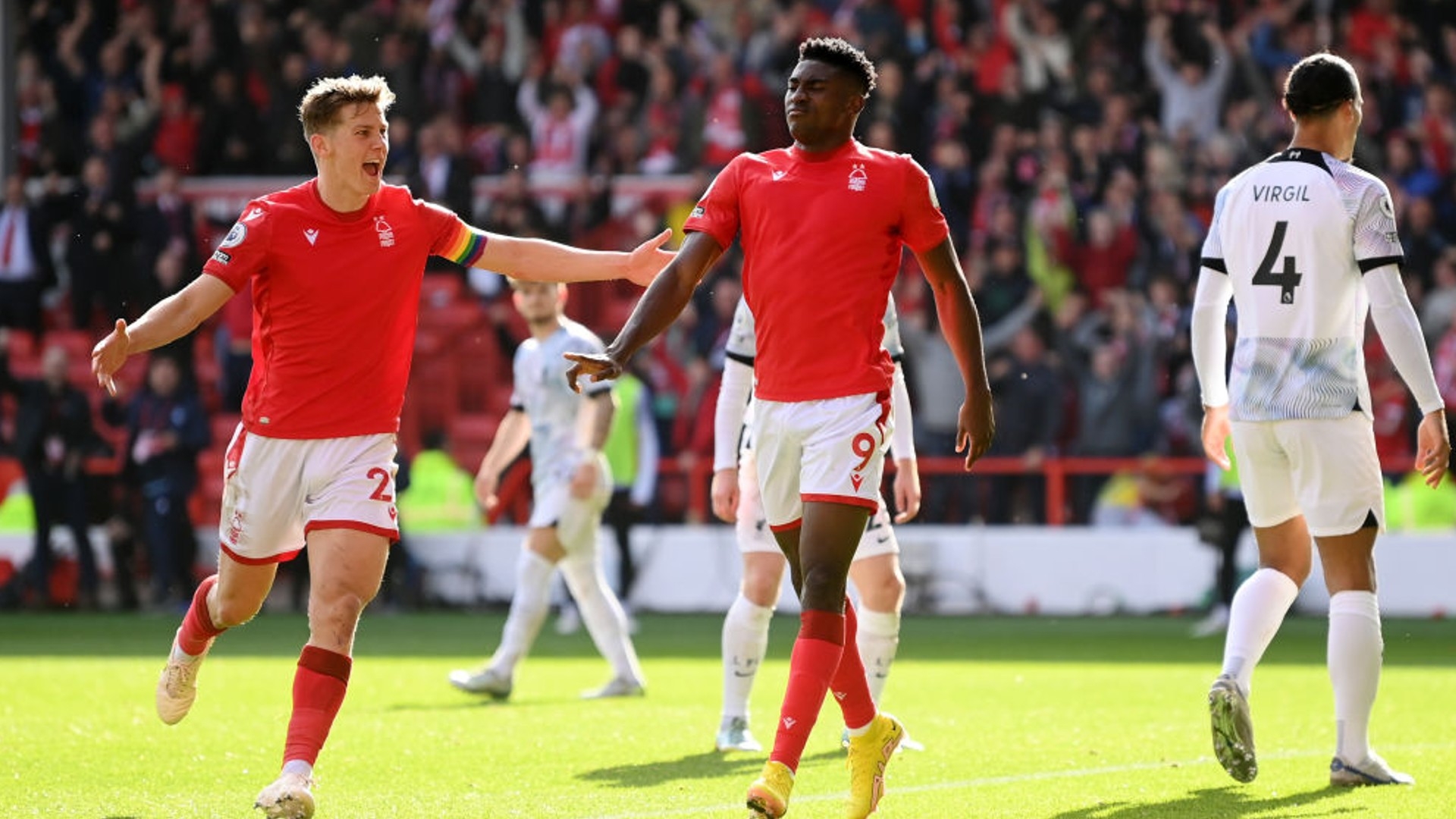 此时面对巴 此时面对巴