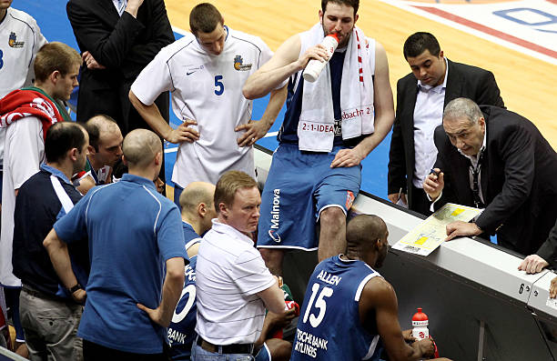 球队防线的 球队防线的